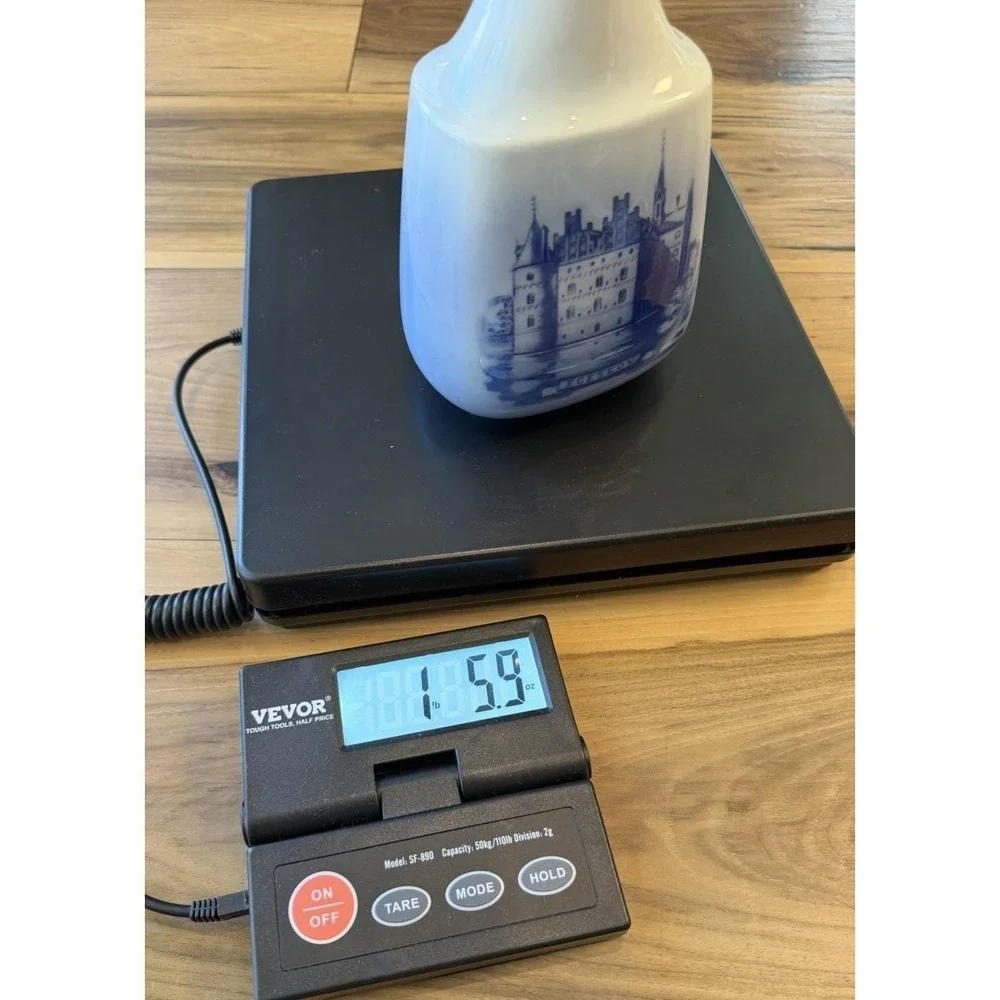 VGC Royal Copenhagen Denmark Blue White Decanter Feat Egeskov Castle #4881 Empty